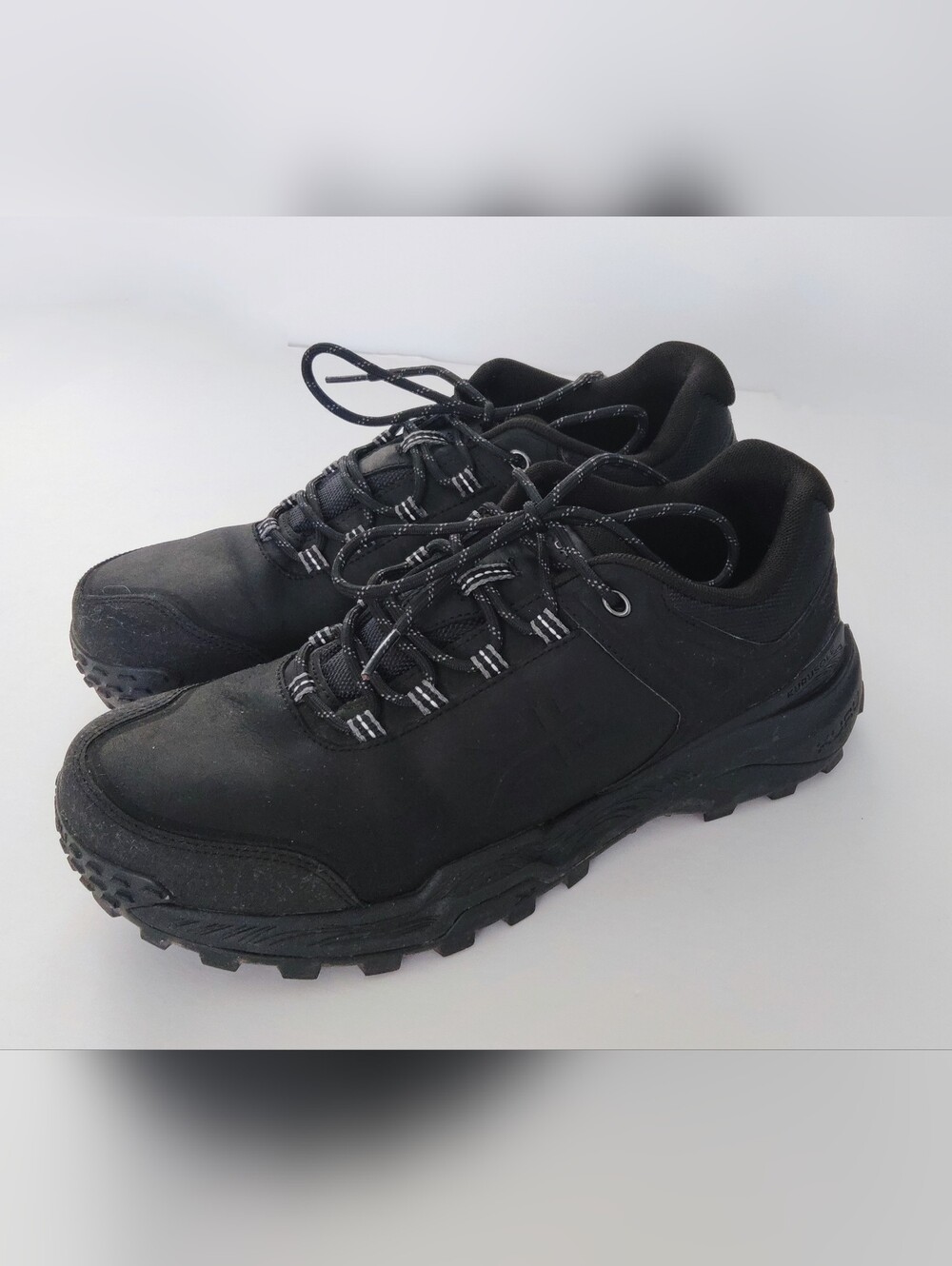 Kuru Men's Black Trail Sneakers - Durable All-Weather Shoes. Size 11M. Pre-owned